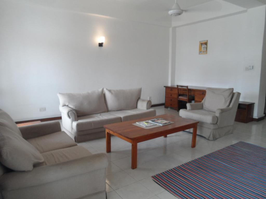 Sokoine Aparthotel - Life House Building Dar es Salaam Buitenkant foto